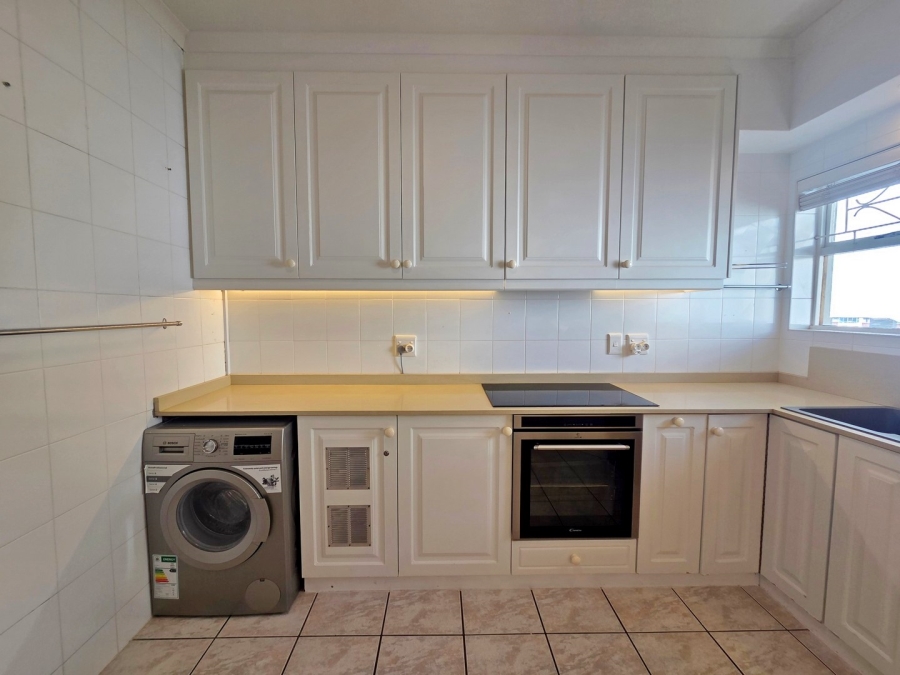 To Let 2 Bedroom Property for Rent in Sea Point Western Cape